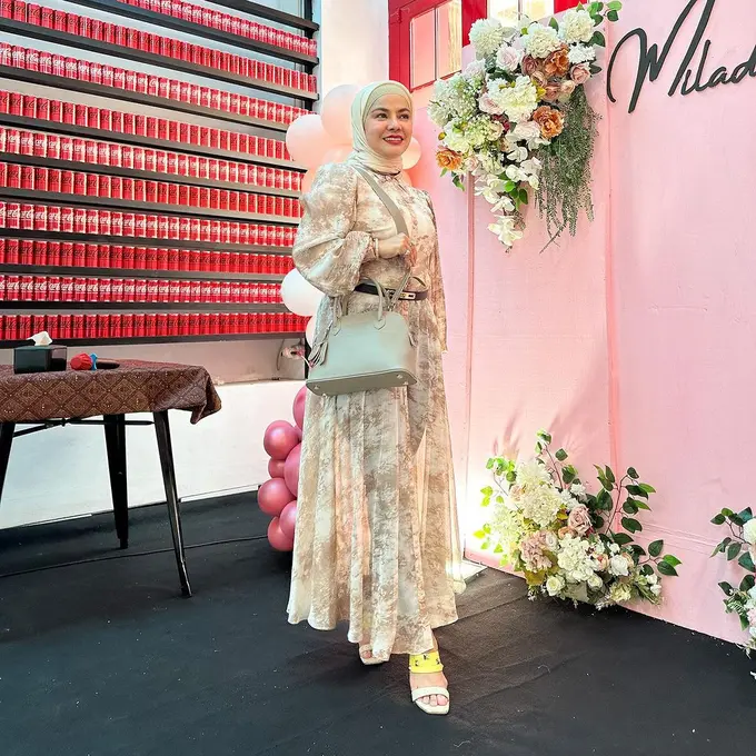 Potret Cantik Vien Tasman Pakai Hijab (Instagram/ vienstasman)