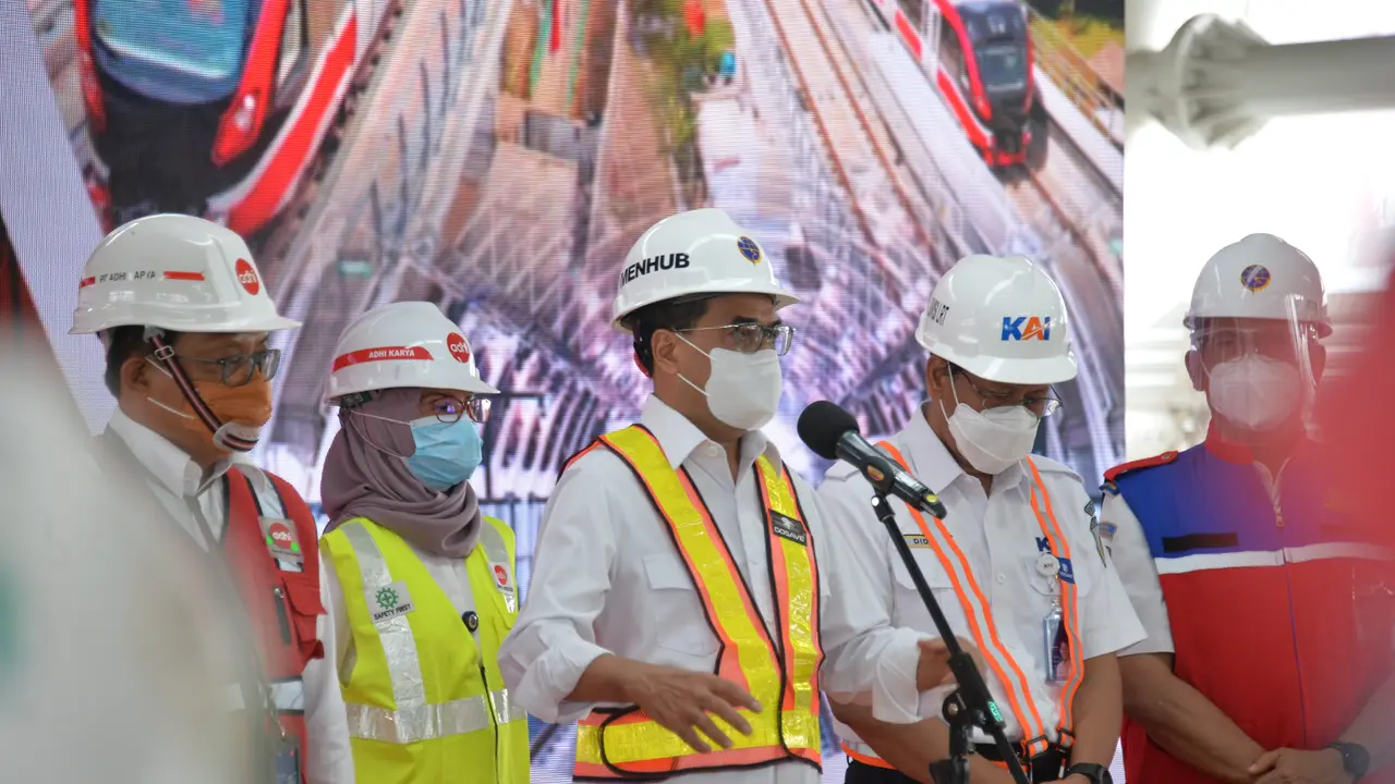 Menhub Budi Karya Uji Coba Sistem Persinyalan LRT Jabodebek