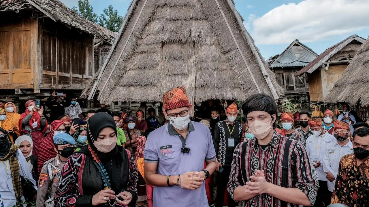 Promosikan Desa Wisata di NTB, Menparekraf Gandeng Atta Halilintar dan Aurel Hermansyah