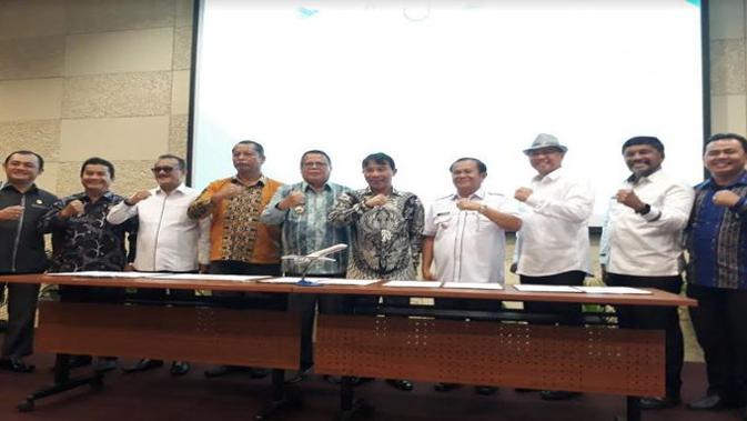 Penandatanganan perjanjian kerja sama operasional layanan penerbangan Jakarta-Nias (Foto:Liputan6.com/Pramita T)