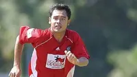 Mantan gelandang Timnas Indonesia, Ponaryo Astaman, saat berseragam PSM Makassar. (Bola.com/Abdi Satria)