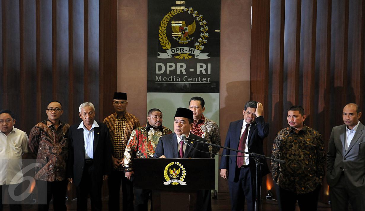Ketua DPR, Ade Komaruddin menggelar Konferensi Pers terkait hasil Rapat Pimpinan Fraksi, Jakarta, Senin (18/1/2016). Pimpinan Fraksi sepakat tidak melakukan studi banding dan kunjungan kerja ke luar negeri. (Liputan6.com/Johan Tallo)