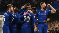 Para pemain Chelsea merayakan gol ke gawang Brighton. (AFP/Glyn Kirk)