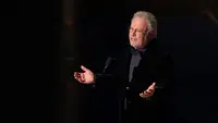 Piala Oscar 2026 Mendadak Penuh Haru, Saat Billy Crystal Kenang Mendiang Rob Reiner dan Istri