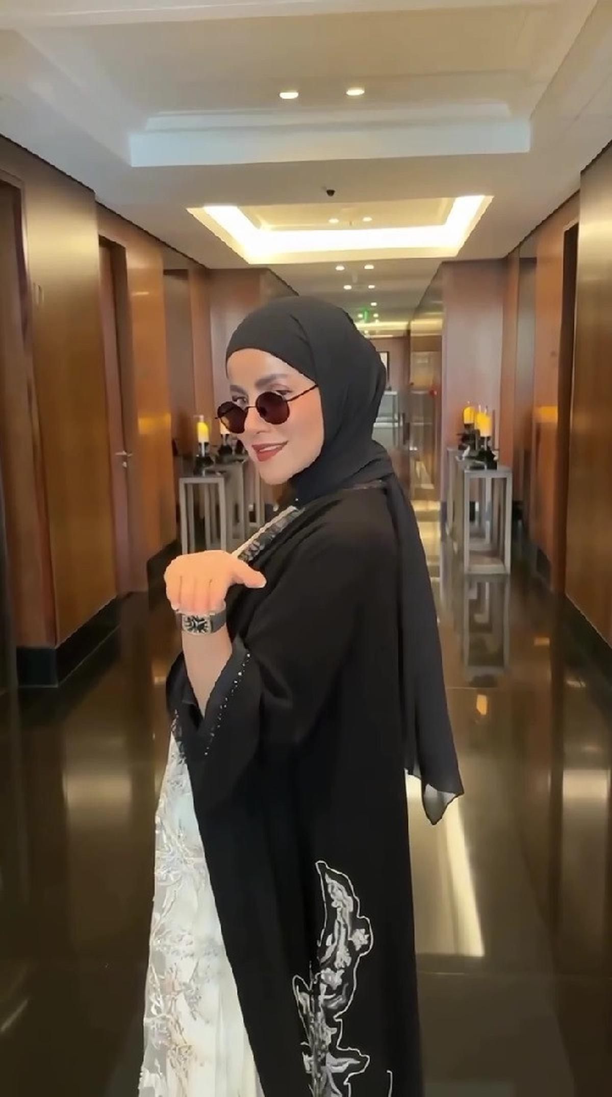 5 Potret Gamis ala Olla Ramlan yang Bisa Jadi Inspirasi Baju Lebaran yang Modis dan Stylish