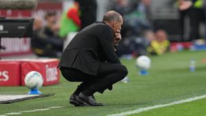 Pelatih AC Milan Massimiliano Allegri menyaksikan pertandingan pada laga Serie A/Liga Italia antara AC Milan vs Udinese di Milan, Italia, Sabtu, 11 April 2026. (AP Photo/Antonio Calanni)