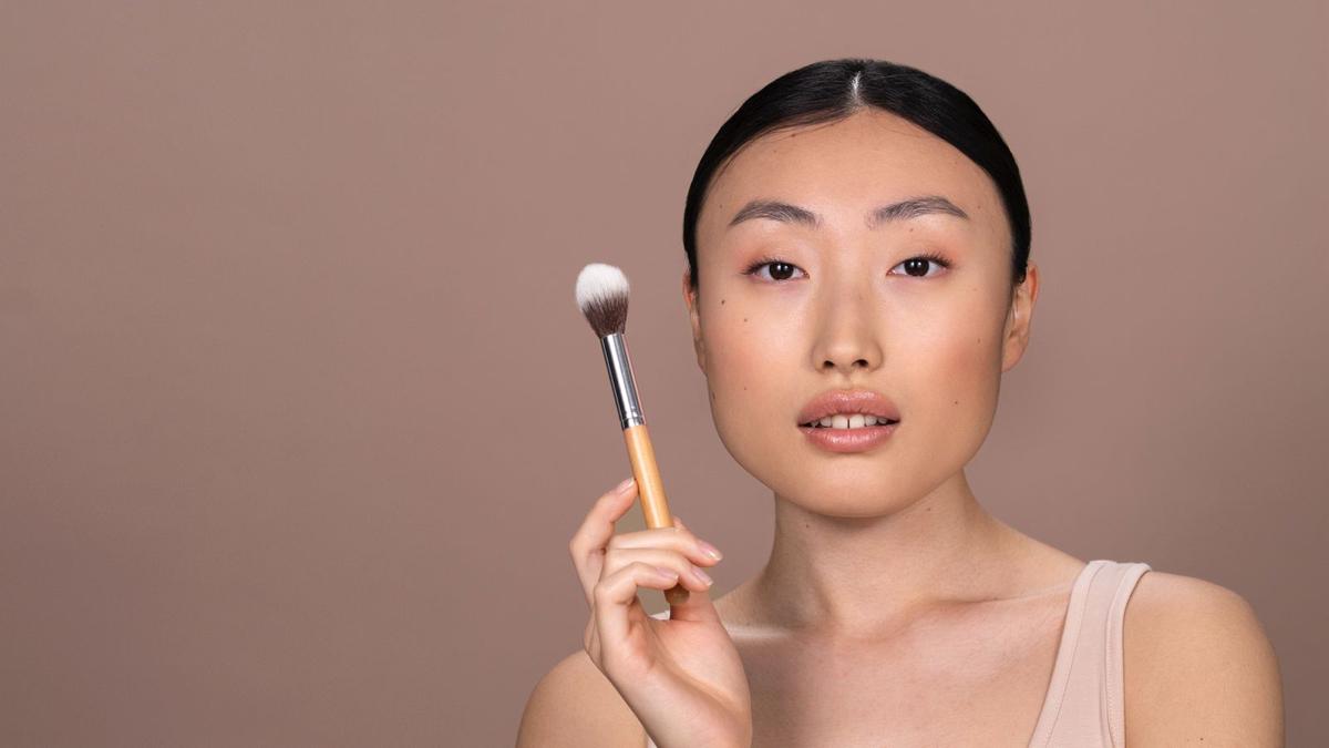 Tips Membuat Makeup Tahan Lama di Cuaca Panas dan Lembap
