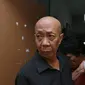 Abdul Hamid atau Pak Ogah sudah menganggap Pak Raden seperti keluarga sendiri. Ia pun terlihat sangat terpukul atas kepergian sosok pendongeng yang khas dengan kumis tebalnya itu. (Galih W. Satria/Bintang.com)