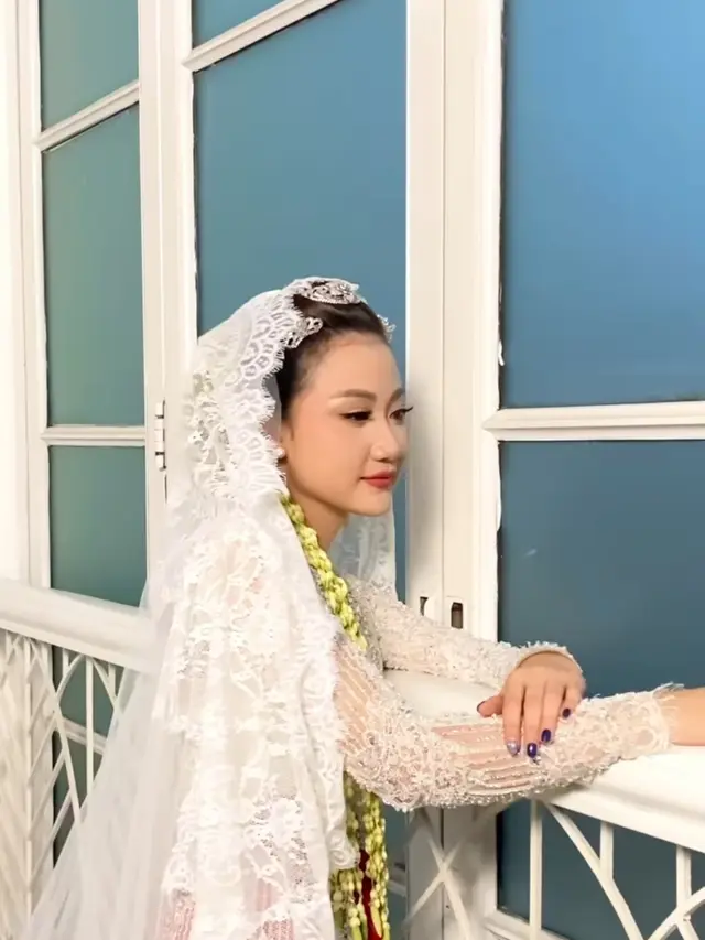 Wanita Mirip BCL