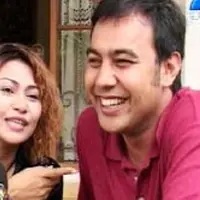 Misye Arsita memulai kariernya sebagai penyanyi dangdut. (via liputan6.com)
