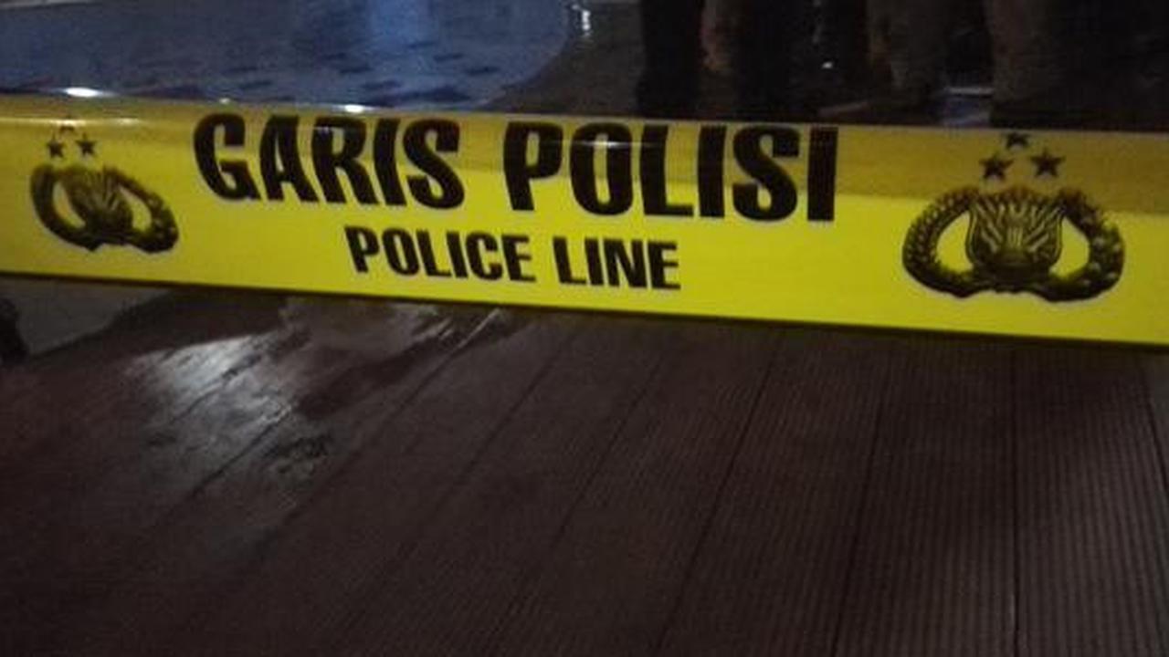 Bukan dengan Perampok, ABG Putri Ini Nyaris Tewas Dibacok Ibu Kandung saat Tiduran Sambil Main HP di Kamar