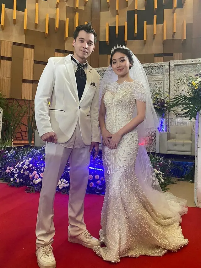 6 Potret Stefan William Menikah dengan Sejumlah Aktris di Berbagai