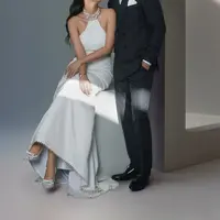 Intip sepatu pilihan Luna Maya saat pemotretan pernikahan yang bisa jadi inspirasi. [@lunamaya].