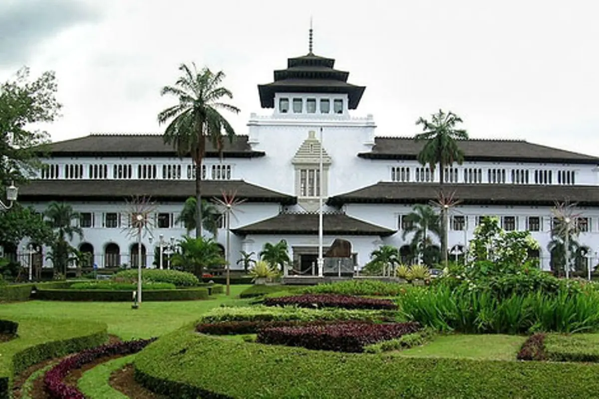 5 Destinasi di Bandung yang Layak Diabadikan di Media Sosial