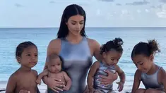 Kim Kardashian tampak kesulitan dalam mengatur keempat anaknya untuk mengambil foto mereka. (Liputan6.com/IG/@kimkardashian)