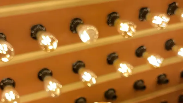 Instalasi bertajuk "Light Shop" hadir di Central Park (Dok/Fimela.com/Rianti Fitri Wulandari)