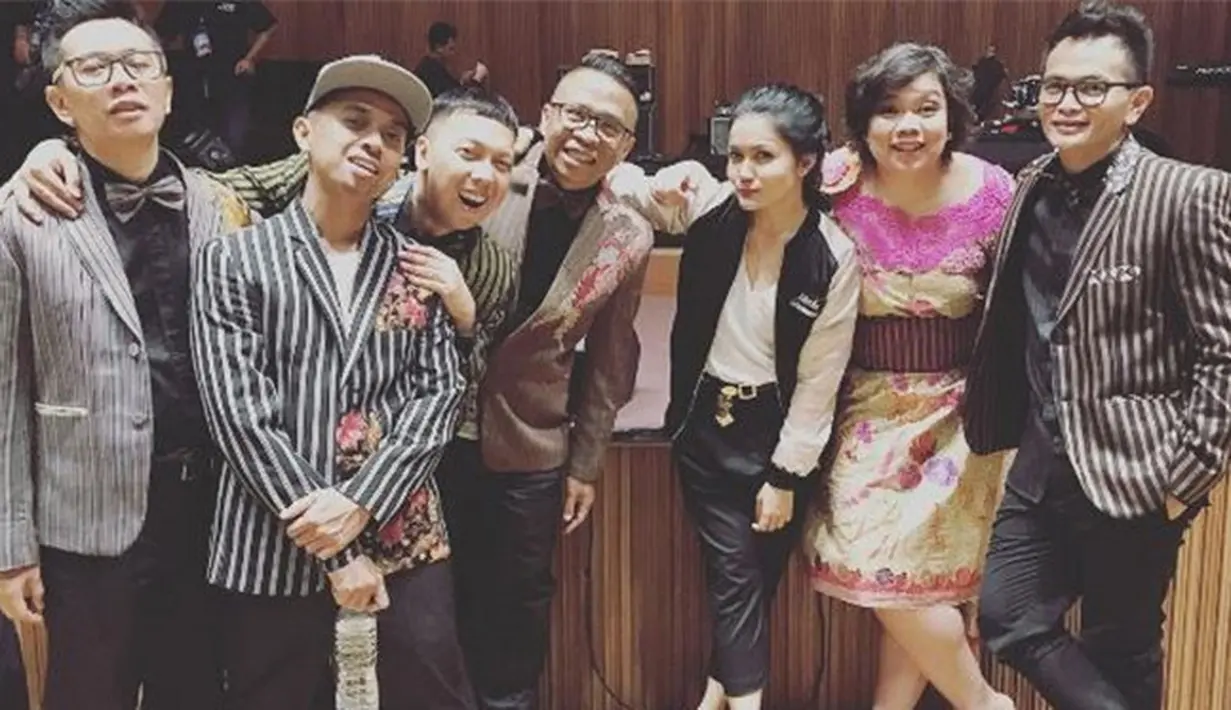 Hubungan keduanya makin dekat setelah keduanya tinggal berdekatan di daerah Menteng. Yosi baru pindah dari Bandung. Ditambah lagi keduanya beribadah di gereja yang sama di daerah Kuningan, Jakarta Selatan. (dok. Pribadi)