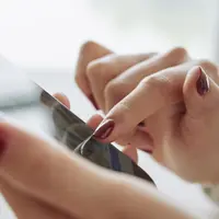 Ilustrasi Penggunaan Ponsel Credit: pexels.com/pixabay