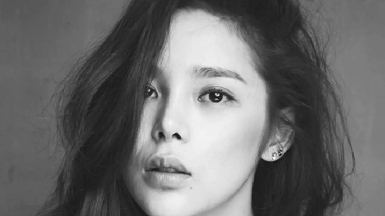 Park Si Yeon