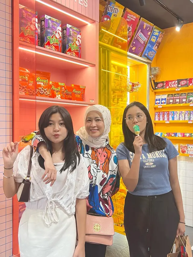Jalani Perceraian, Ini 7 Potret Okie Agustina Bareng Keempat Buah Hatinya
