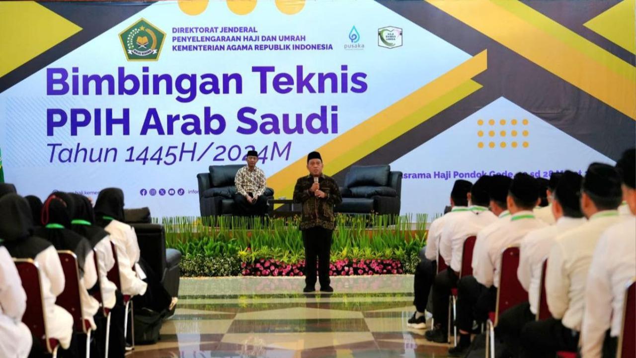 Selain itu, musim haji tahun 2023 bertepatan dengan musim panas di Arab Saudi. Siklus musim panas ini cuaca bisa sampai 50 derajat.