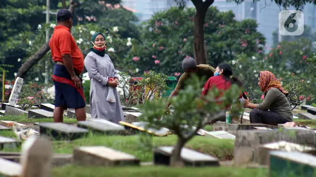 Peziarah Dibatasi dan Wajib Kenakan Masker