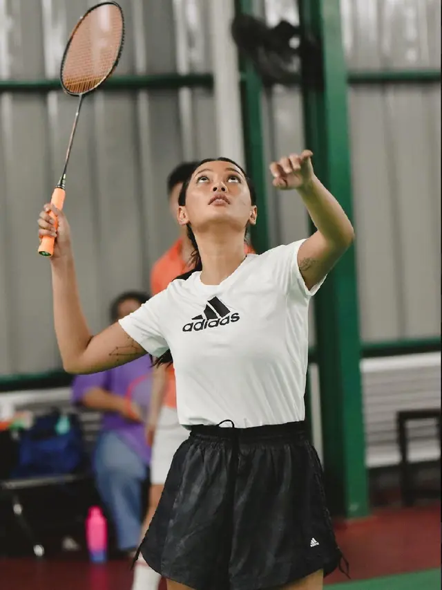 6 Potret Hesti Purwadinata dan Erika Carlina Latihan Jelang Vindes Sport Tepok Bulu
