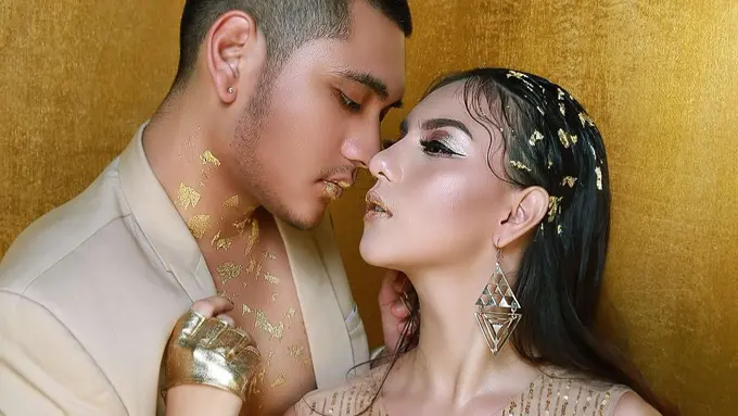 [Bintang] Bertabur Emas, Begini Gaya Stunning Irish Bella-Giorgino Abraham yang Bikin Baper Maksimal