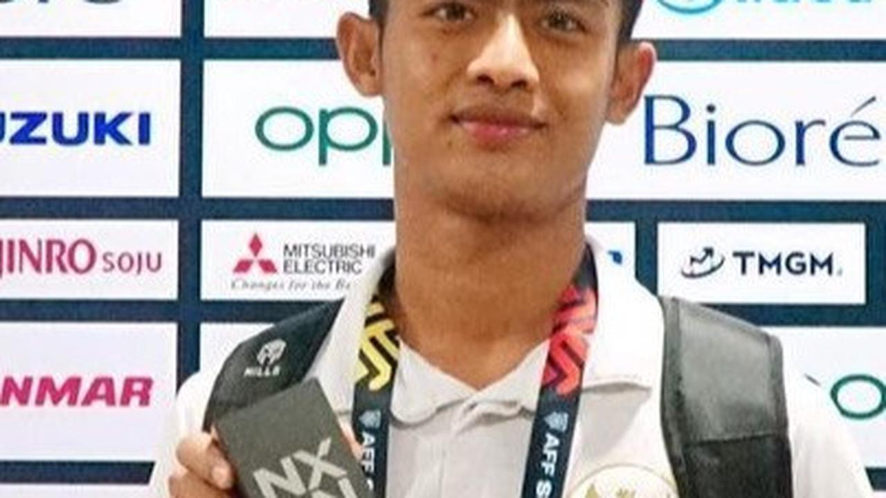 Arhan debut bersama Timnas Indonesia pada Piala AFF 2021. Bahkan ia mendapatkan penghargaan sebagai pemain muda terbaik.