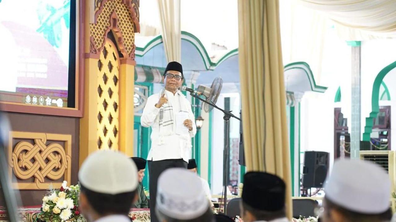 Mahfud memandang ada peran ulama termasuk santri-santri dari kiai Hamid memperjuangkan Indonesia merdeka.