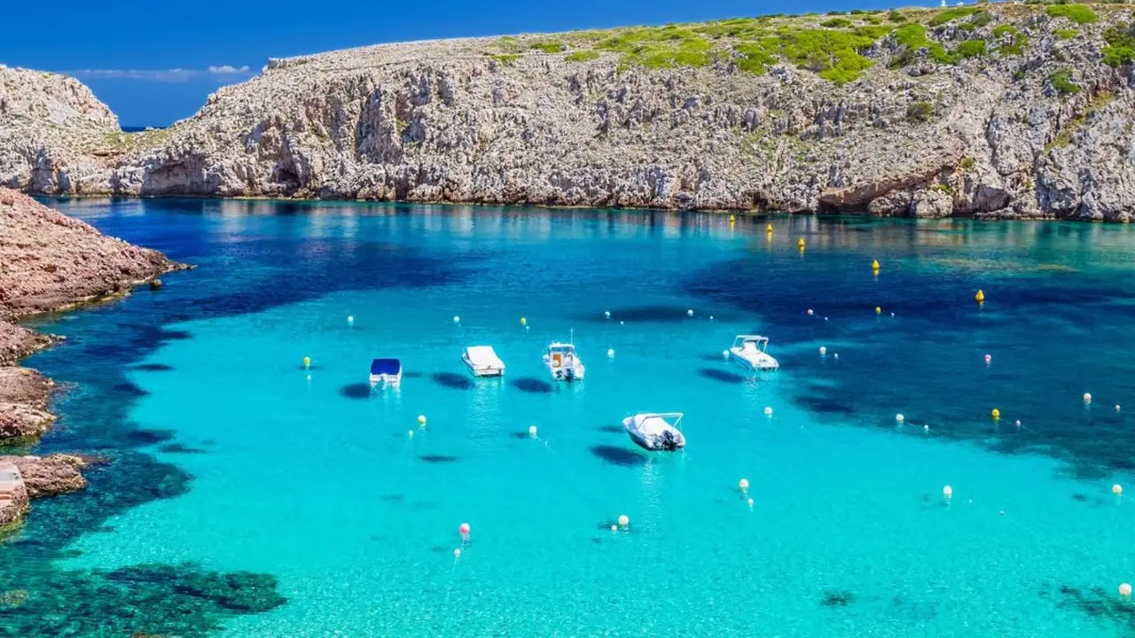 Keindahan Menorca Island