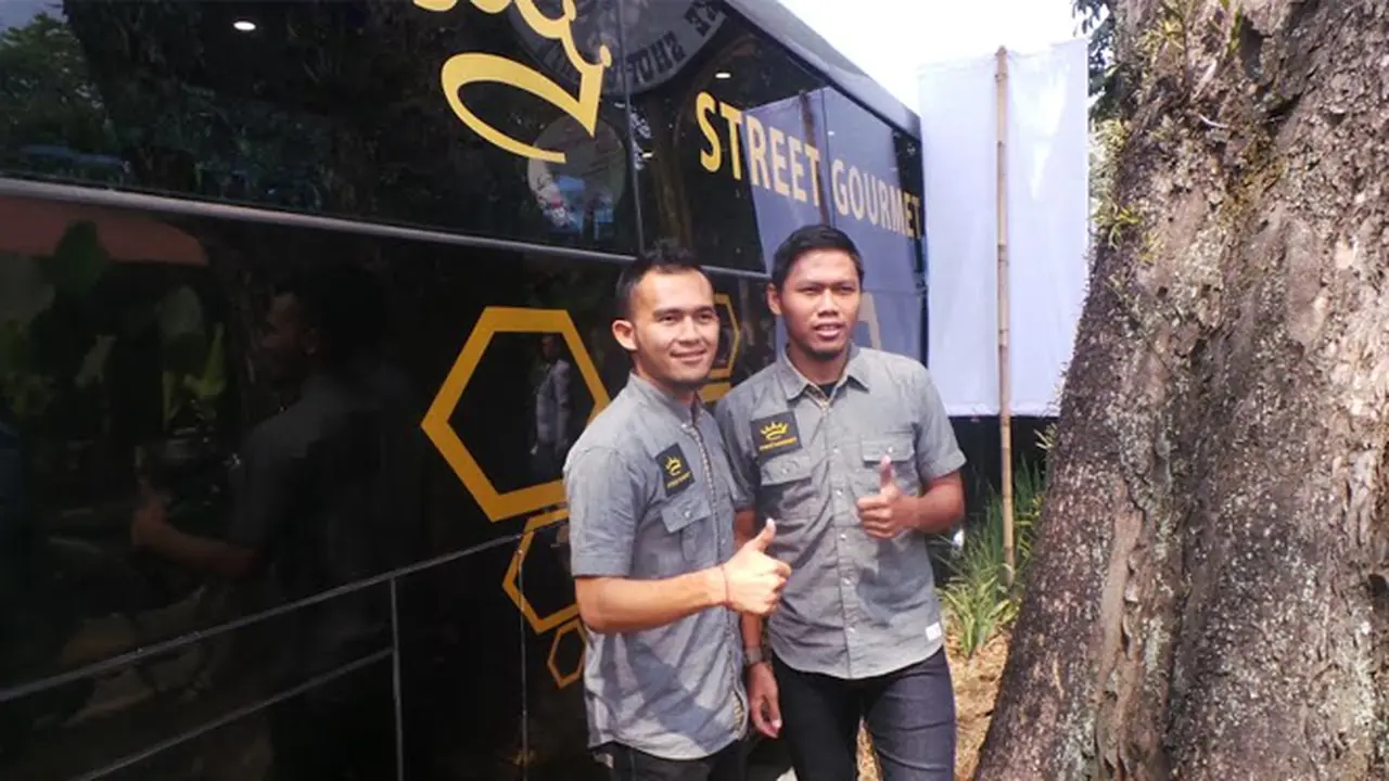 Street Gourmet, Bisnis kuliner  Penggawa Persib Bandung