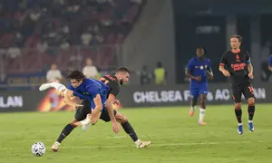 Pemain Chelsea merayakan kemenangan usai mengalahkan AC Milan dengan skor 3-0 dalam laga Indonesia Super Cup 2026 di Stadion Utama Gelora Bung Karno (SUGBK), Jakarta, Sabtu (8/8/2026). João Pedro mencetak dua gol, sedangkan satu gol Chelsea lainnya disumbangkan Moisés Caicedo. Chelsea memastikan gelar juara Indonesia Super Cup 2026 setelah tampil dominan sepanjang pertandingan. (KLY/Budy Santoso)