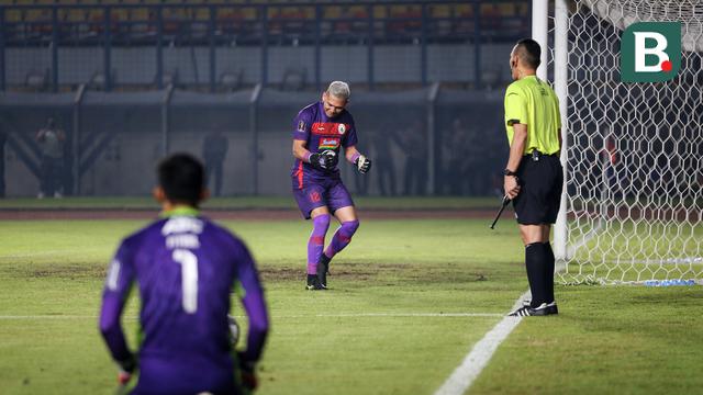 Foto: Ekspresi Drama Adu Penalti di Perempat Final Piala Presiden 2022, Persib Bandung Dikalahkan PSS Sleman