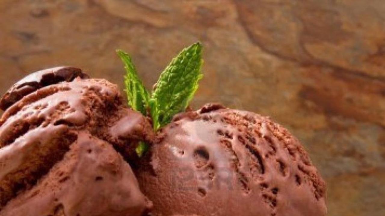3. Es Krim Rumahan Cokelat Lembut