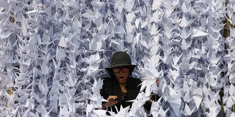 Balai Kota DKI Diserbu Ribuan Origami