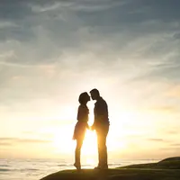 Ingin pergi liburan dengan suasana romantis bersama pasangan? Intip 5 destinasi berikut ini. (Photo by frank mckenna on Unsplash)