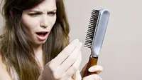 Rambut Rontok? Jangan Diamkan, Segera Obati!