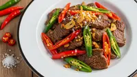 Resep Tumis Daging Cabai Garam, Praktis dengan Bumbu Sederhana