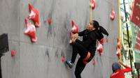 Pelatnas panjat tebing Asian Games 2018 di Kompleks Stadion Mandala Krida, Yogyakarta. (Bola.com/Ronald Seger Prabowo)