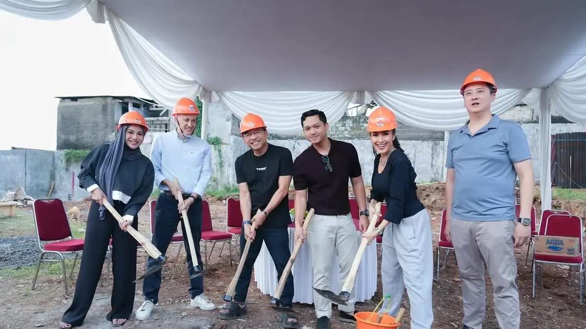 Aurel Hermansyah Tampil Modis dan Elegan di Peresmian Lapangan Padel Mewahnya! Intip Gayanya!