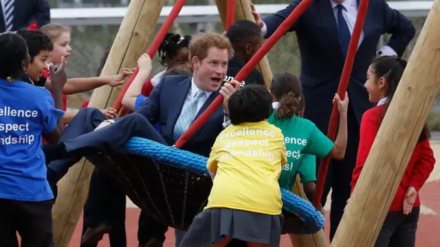 Momen Pangeran Harry dan Anak-anak (Sumber Insider)