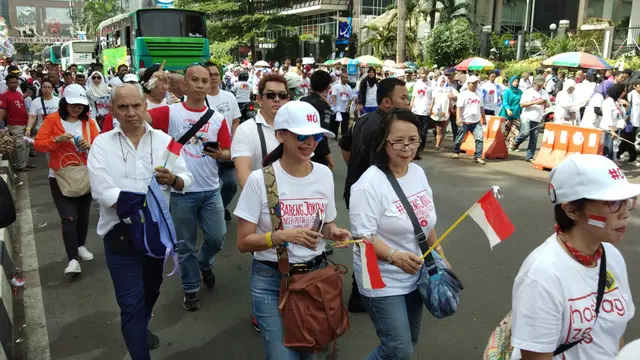 Pendukung pasangan capres cawapres nomor urut 01 Jokowi-Ma'ruf Amin mulai memadati GBK, Jakarta.