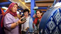 Menyambut Hari Ulang Tahun Ikatan Wanita Bank Rakyat Indonesia (IWABRI) yang ke-18, IWABRI dan Bank BRI menggelar bazaar yang diikuti oleh lebih dari 50 tenant.