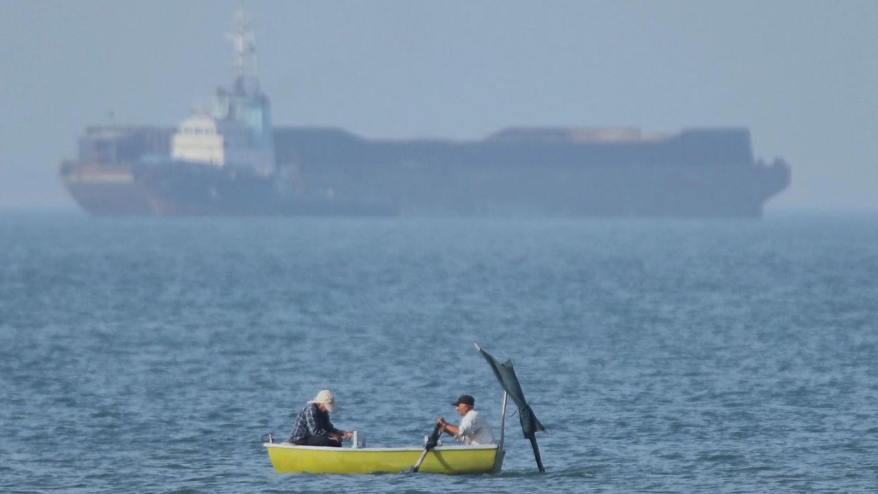 FOTO: Ketegangan di Selat Hormuz Meningkat di Tengah Saling Klaim Iran dan Amerika Serikat