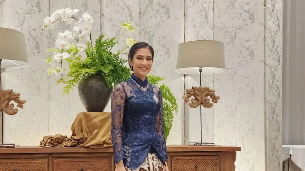 8 Model Kebaya Simple Tapi Elegan dari Titiek Soeharto, Aaliyah Massaid, hingga Dian Sastrowardoyo