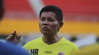 Hartono Ruslan, pelatih caretaker Sriwijaya FC. (Bola.com/Riskha Prasetya)