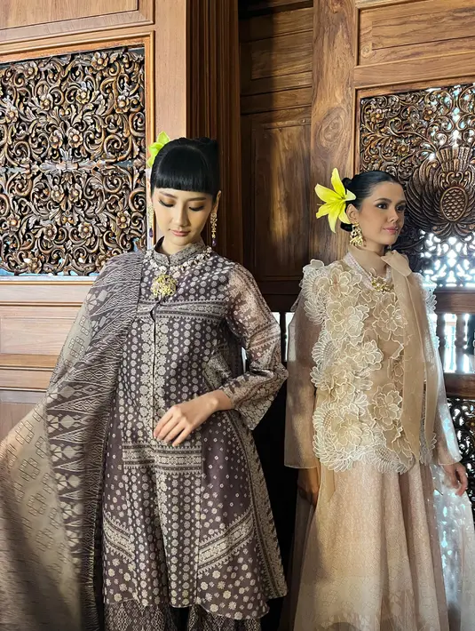 Menyambut bulan ramadan dan Idul Fitri, Tulola dan Denny Wirawan sajikan kolaborasi spesial. Bersama Bakti Budaya Djarum Foundation, keduanya menghadirkan koleksi istimewa. / Foto dok : Fimela.com.