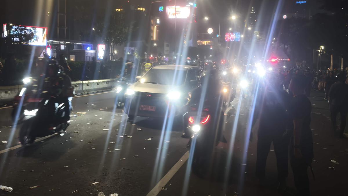 Massa Demo Bubar, Jalan Tosari dan Sudirman Kembali Dibuka