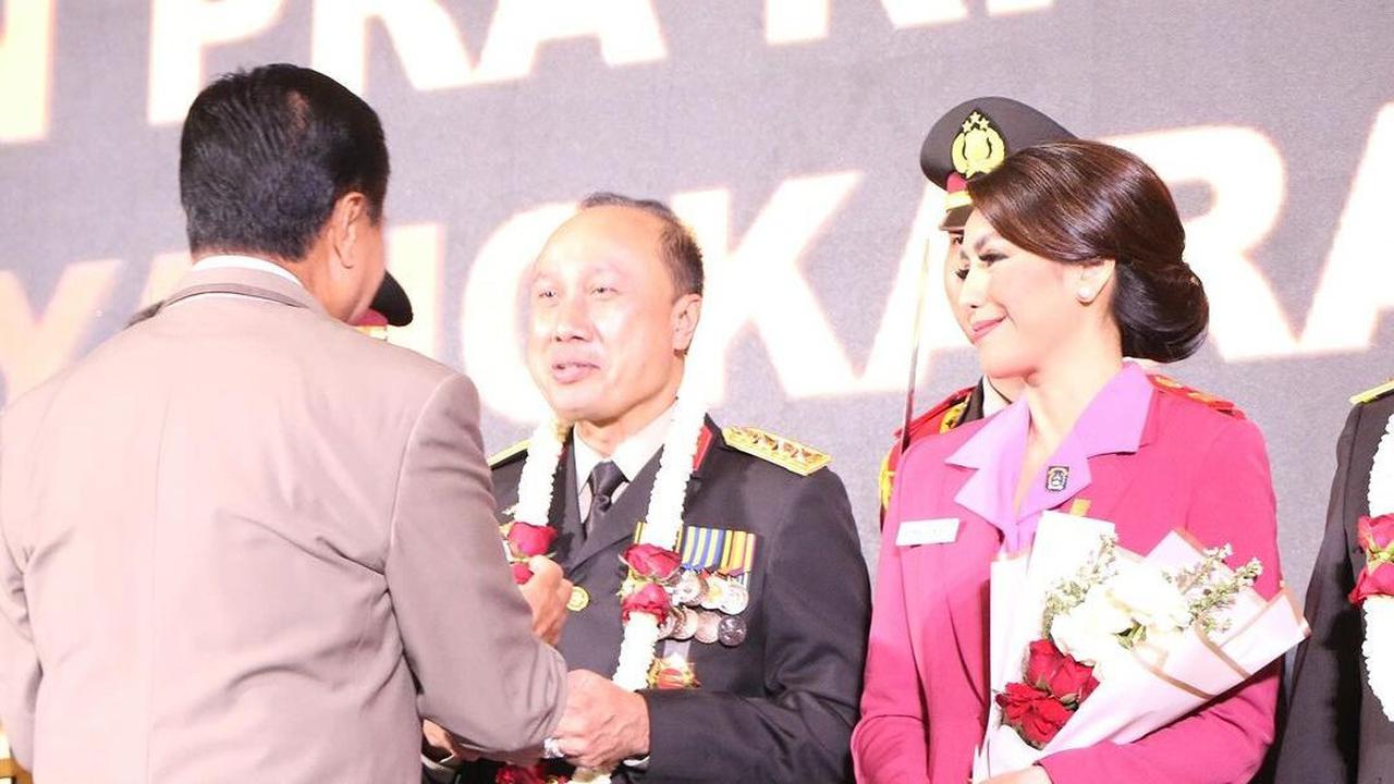 Salah satu Komisaris Jenderal Polisi yang mendapatkan penghargaan dan penghormatan adalah Komjen Polisi (Purn) Agung Budi Maryoto. <br>